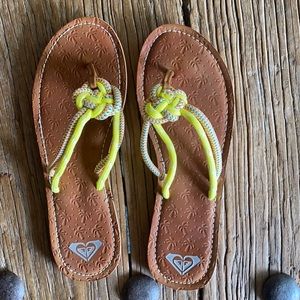 Roxy flip flops size 9